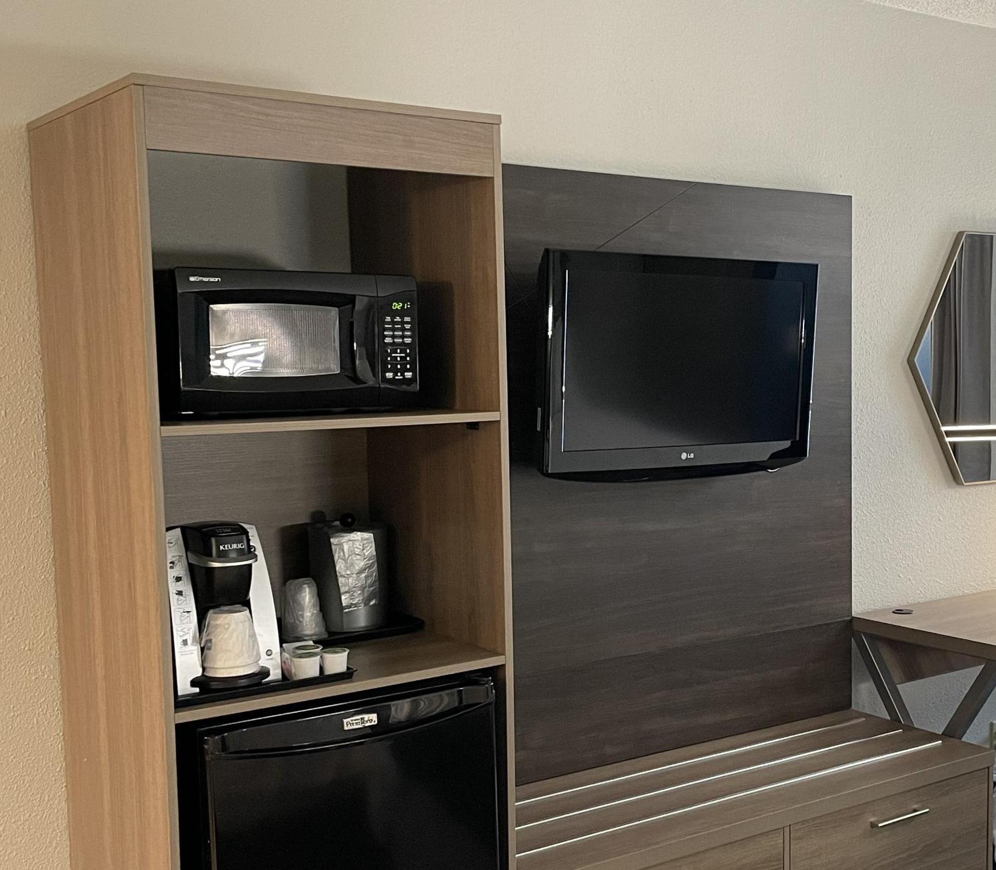 Holiday Inn Express Burlington By Ihg מראה חיצוני תמונה
