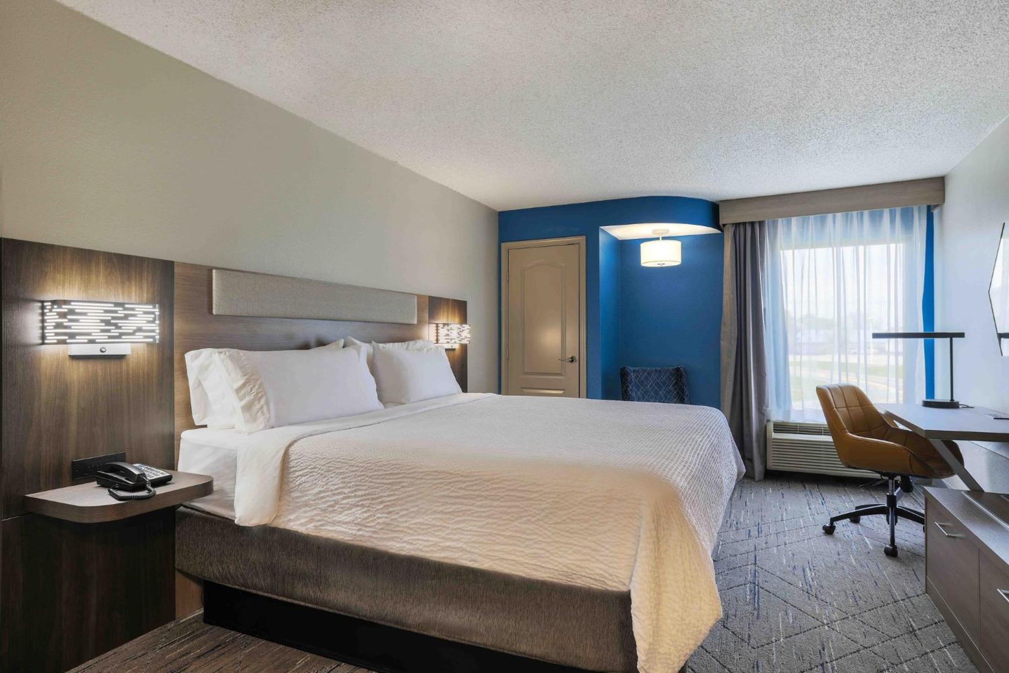 Holiday Inn Express Burlington By Ihg מראה חיצוני תמונה